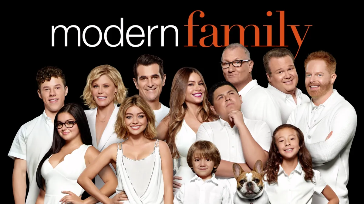 Modern Family Review: Comedy, Heart & Timeless TV Legacy